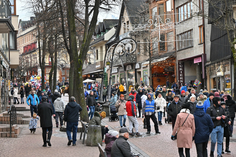 Większość obiektów noclegowych w Zakopanem w okresie świąteczno-noworocznym jest już zarezerwowana /Pawel Murzyn/East News /East News