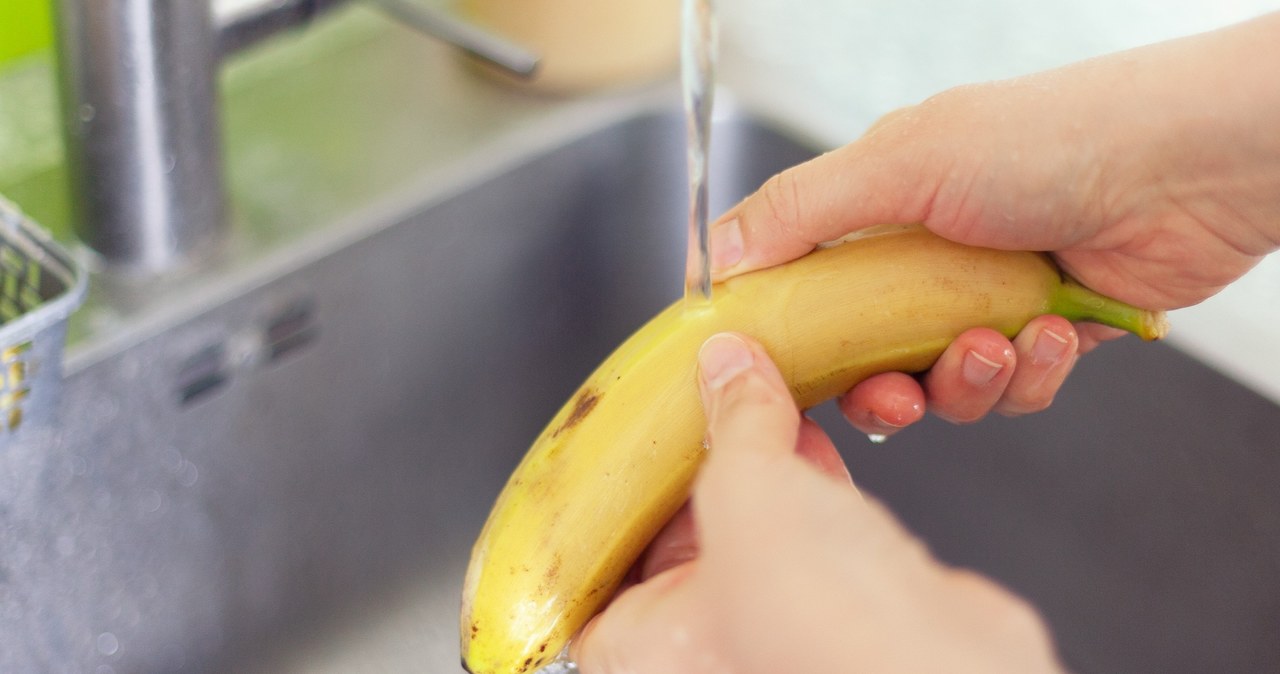 Większość Polaków nie ma pojęcia, czy powinno się myć banana /Pixel