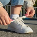 Większość z nas źle sznuruje buty. Podolog tłumaczy, jak zrobić to poprawnie