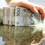 Większość zaoszczędzonych pieniędzy Polacy zanieśli do banków