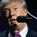 "Wiele ciekawych dokumentów". Donald Trump o materiałach o UFO