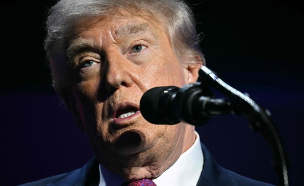 "Wiele ciekawych dokumentów". Donald Trump o materiałach o UFO
