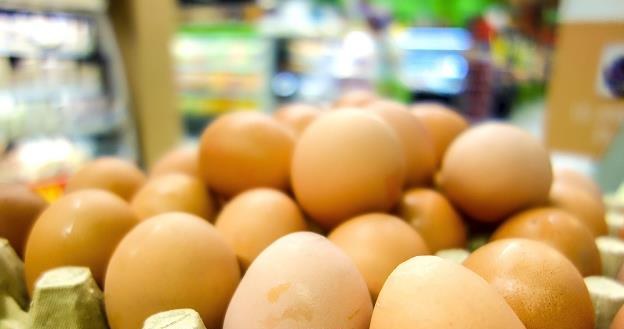 Wiele czynników spowodowało drożyzne na rynku jajek /AFP