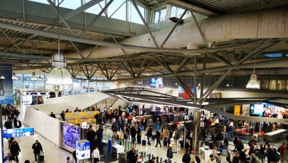 Wiele godzin w samolocie bez jedzenia i wody. Polscy turyści utknęli w Atenach