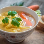 Wiele osób popełnia ten błąd. To dlatego rosół traci aromat