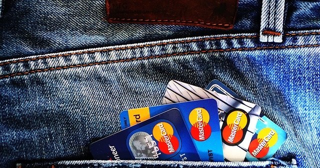 Wiele osób przy wyborze konta osobistego pomija kwestię bankomatów /materiały promocyjne
