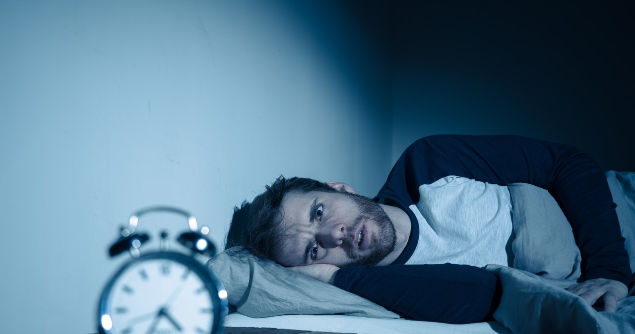 Wiele osób skarży się na problemy z zaśnięciem podczas pełni /123RF/PICSEL
