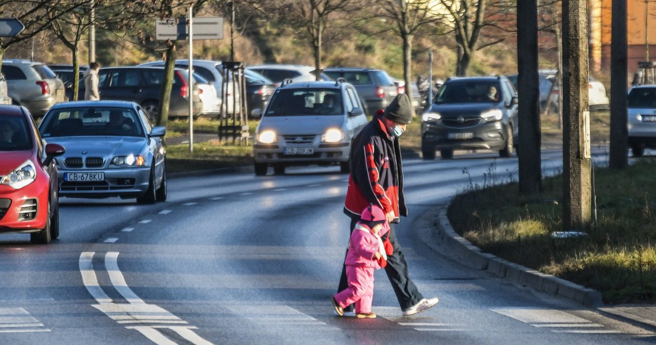 Wiele przejść dla pieszych wymaga natychmiastowej przebudowy /DARIUSZ BLOCH/POLSKA PRESS /East News