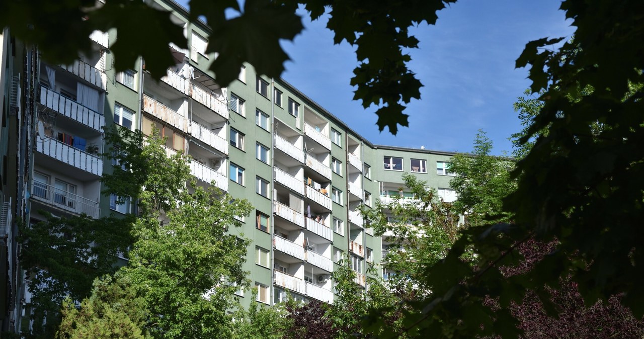 Wiele spółdzielni mieszkaniowych w Polsce wciąż nie ma tytułu prawnego do gruntów, na których stoją ich osiedla /Bartlomiej Magierowski/East News /East News
