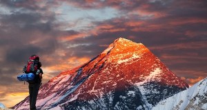 Wielka afera w Himalajach. Przewodnicy podtruwali turystów w drodze na Everest