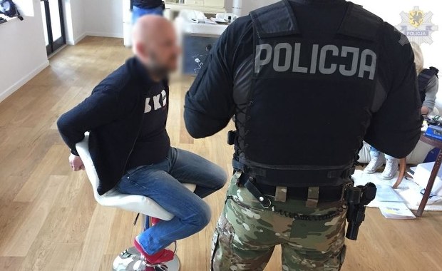 Wielka akcja przeciwko mafii mieszkaniowej. Zatrzymano kilkanaście osób