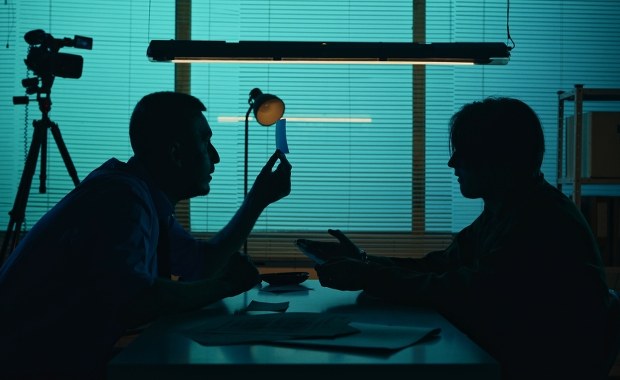 Wielka akcja w Paryżu. Przesłuchania podejrzanych o próbę porwania bliskich biznesmena