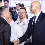 Wielka awantura o polską flagę. PKOl i Ministerstwo Sportu przerzucają się oskarżeniami