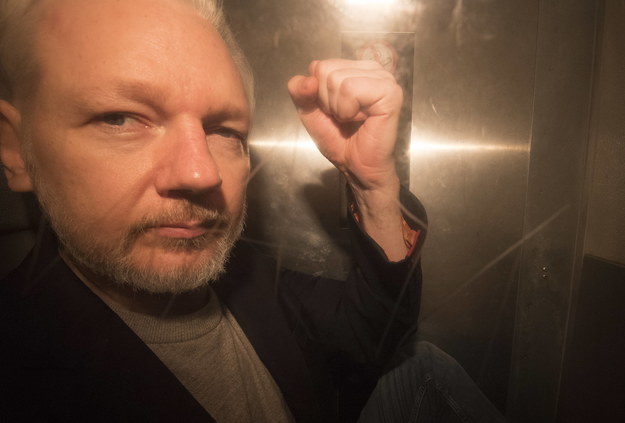 Wielka Brytania: Assange usłyszał wyrok 50 tygodni więzienia /NEIL HALL /PAP/EPA