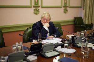 Wielka Brytania. Boris Johnson przeprasza za złamanie restrykcji, ale nie ustąpi
