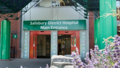 Wielka Brytania: Buteleczka z nowiczokiem znaleziona w domu ofiary zatrucia 