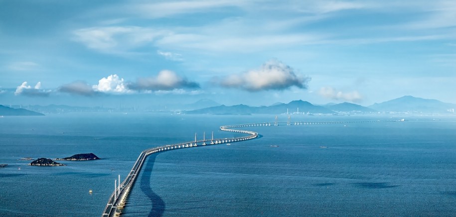 Wielka Brytania ma Big Bena, Chiny mają to. Gigantyczna konstrukcja za miliardy /Shutterstock
