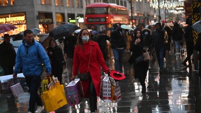 Wielka Brytania: Najwięcej nowych zakażeń koronawirusem od 11 miesięcy