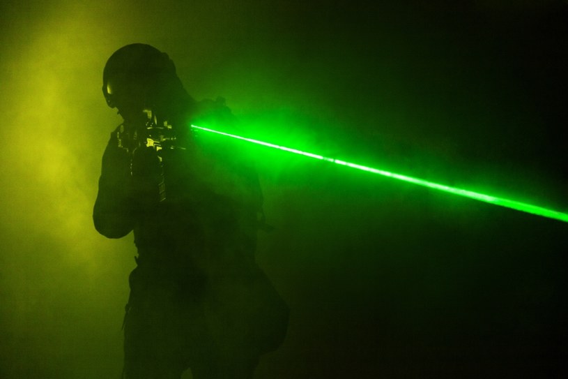 Wielka Brytania opracowuje nową broń laserową /123RF/PICSEL
