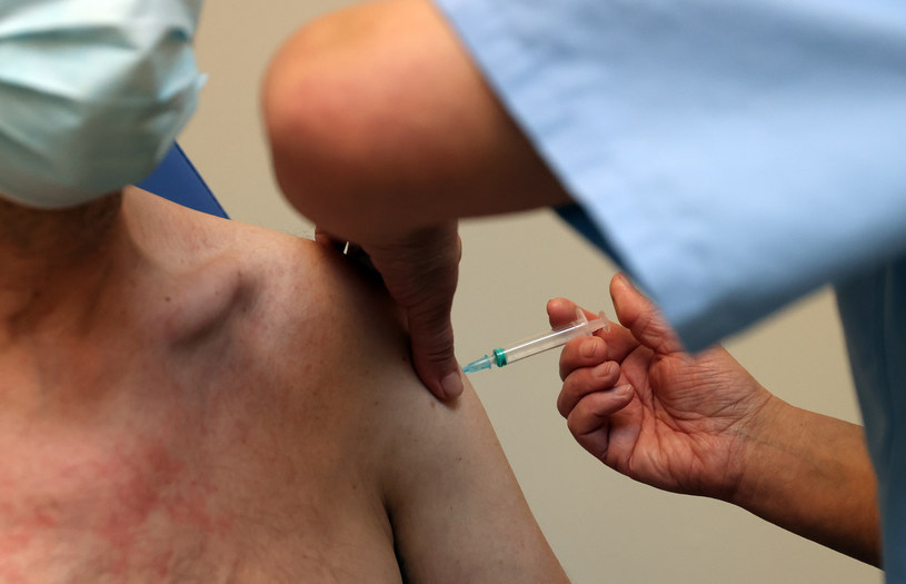 Wielka Brytania: Wszyscy dorośli mogą dostać dwie dawki szczepionki do sierpnia-września /Dursun Aydemir/Anadolu Agency /Getty Images