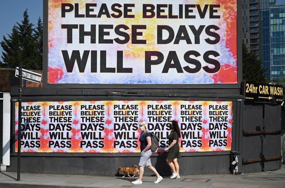 Wielka Brytania zajmuje piąte miejsce na świecie pod względem liczby zgonów z powodu koronawirusa /NEIL HALL /PAP/EPA