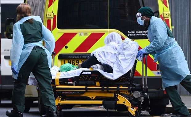 Wielka Brytania: Zmarł co najmniej jeden pacjent zakażony wariantem Omikron