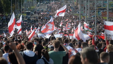 Wielka demonstracja w Mińsku. Zatrzymano ponad 400 osób