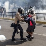 Wielka demonstracja w stolicy Wenezueli, protestujący starli się z policją