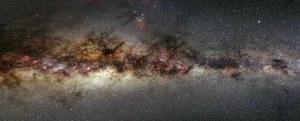 Wielka galaktyka krążąca wokół Drogi Mlecznej