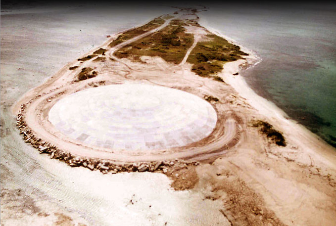 Wielka kopuła nuklearna na Wyspach Marshalla /AFP