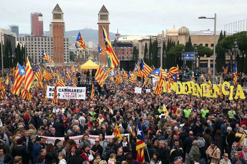 Wielka manifestacja w centrum Barcelony /PAP/EPA