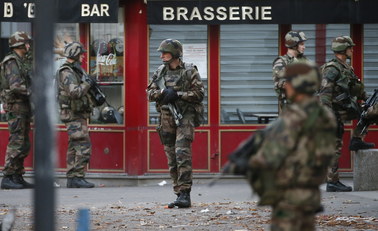 Wielka operacja francuskich służb w Saint-Denis. Celem był domniemany "mózg" zamachów