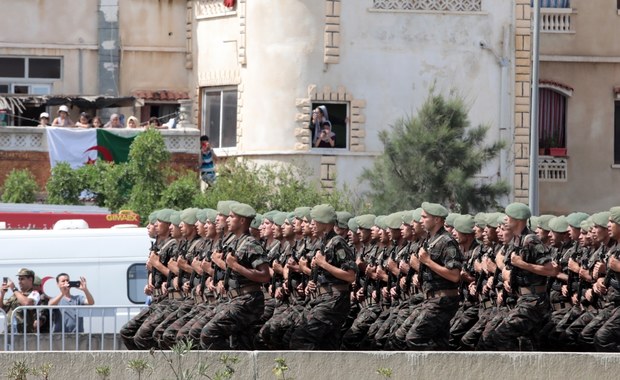 Wielka parada wojskowa w 60. rocznicę uzyskania niepodległości Algierii