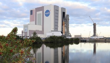 Wielka rakieta NASA wraca na testy. Zabierze astronautów w okolice Księżyca