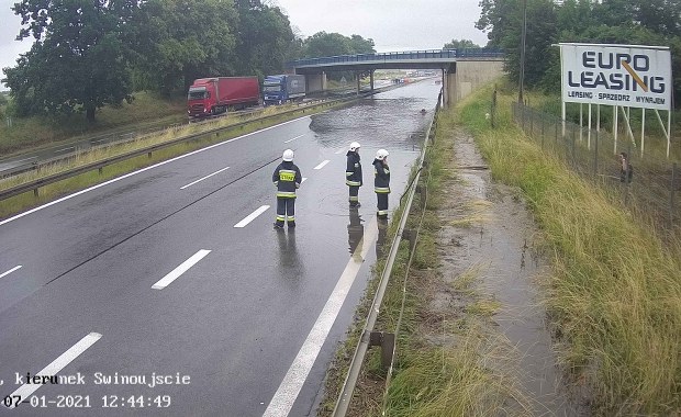 Wielka ulewa w Szczecinie. Autostrada A6 była zalana [WIDEO]