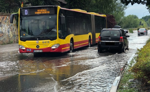 Wielka ulewa we Wrocławiu. "Może spaść 360 litrów deszczu na m2"