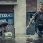 "Wielka woda" hitem Netflixa! Widzowie porównują serial do "Czarnobyla"