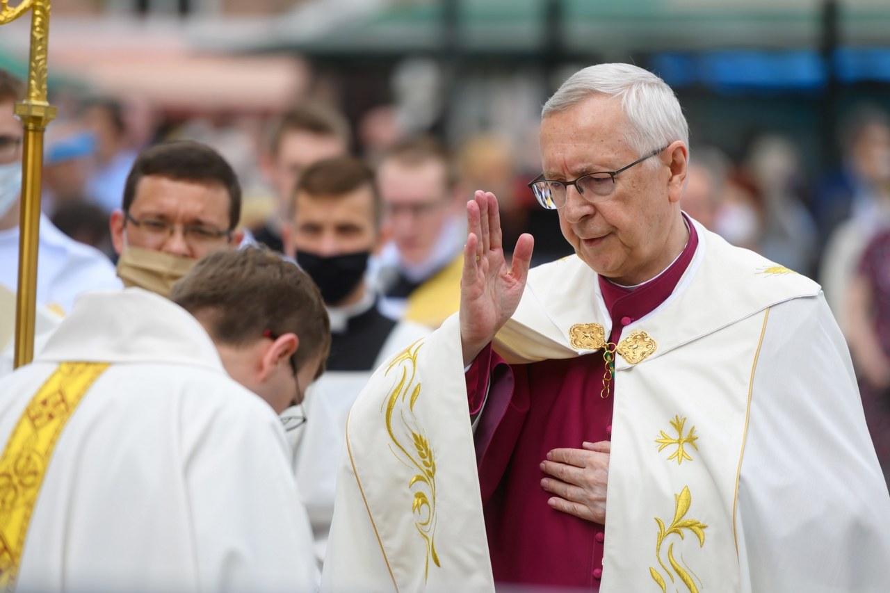 Wielkanoc w kościołach. Episkopat apeluje: Przestrzegajcie limitów