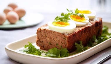 Wielkanocna potrawa dla wielbicieli mięs. Klops świąteczny krok po kroku 