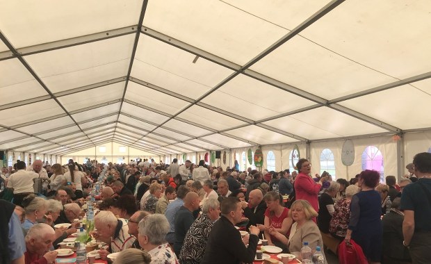 ​Wielkanocne śniadanie dla kilku tysięcy osób