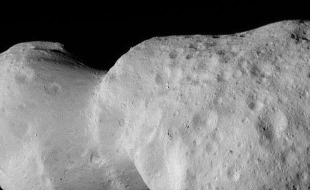 Wielkanocne spotkanie z planetoidą-hantlą. Co nowego odkryto w Kosmosie?