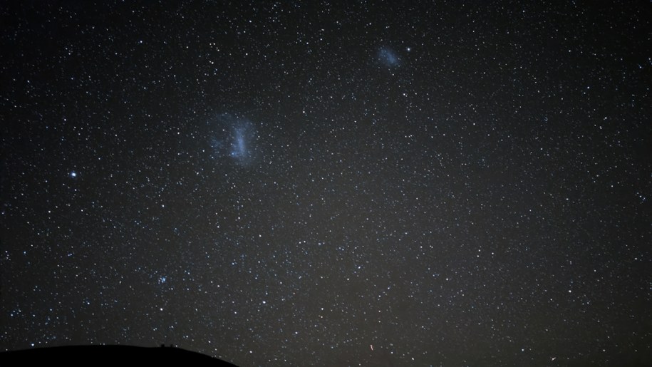 Wielki i Mały Obłok Magellana widoczne z Obserwatorium Paranal na Pustyni Atacama w Chile /Fot. Grzegorz Jasiński /RMF FM