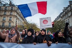 Wielki marsz przeciwko islamofobii w Paryżu