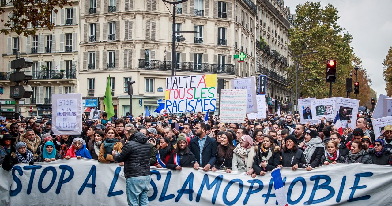Wielki marsz przeciwko islamofobii w Paryżu