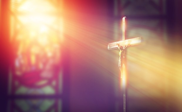 Wielki Piątek. Dzień bez mszy i adoracja krzyża