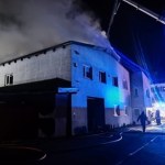 Wielki pożar hali zakładu meblarskiego