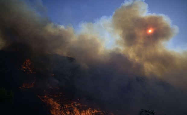 Wielki pożar na greckiej wyspie. Zarządzono ewakuację