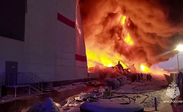 Wielki pożar pod Petersburgiem. Płoną magazyny "rosyjskiego Amazona"