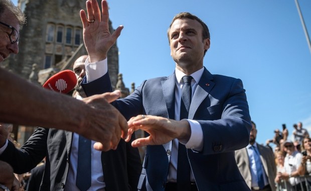 Wielki triumf wyborczy partii Macrona może być niekorzystny dla polskich władz