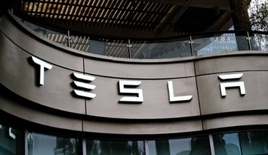 Wielkie zmiany w Tesli. Musk rezygnuje z superkomputera Dojo
